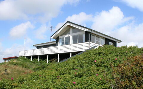Ute - 200M from the Sea: Woongebied, Dak, Voorstad, Oprit, Landgoed, Schoorsteen