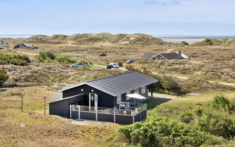 Anton - 1.5Km from the Sea: Verblijf, Huis, Huis, Dak, Veranda, Landgoed, Siding, Garden Gebouwen, Boerderij, Werf