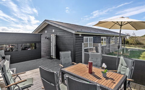 Anton - 1.5Km from the Sea: Verblijf, Huis, Huis, Dak, Veranda, Landgoed, Siding, Garden Gebouwen, Boerderij, Werf