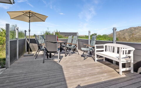 Anton - 1.5Km from the Sea: Verblijf, Huis, Huis, Dak, Veranda, Landgoed, Siding, Garden Gebouwen, Boerderij, Werf