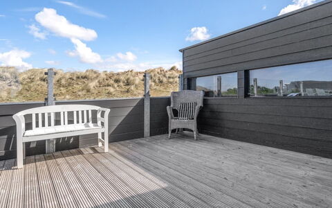 Anton - 1.5Km from the Sea: Verblijf, Huis, Huis, Dak, Veranda, Landgoed, Siding, Garden Gebouwen, Boerderij, Werf