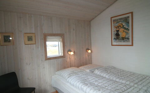 Benja - 200M from the Sea: Hout, Plafond, Verdieping, Flooring, Interieur Ontwerp, Slaapkamer, Laken, Bed, Bedding, Bed Frame