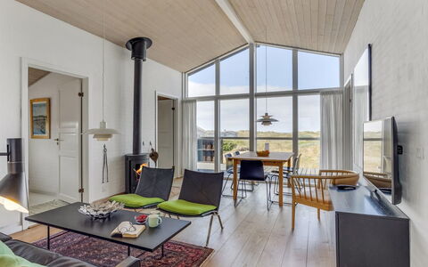 Benja - 200M from the Sea: Hout, Meubilair, Plafond, Interieur Ontwerp, Flooring, Verdieping, Huis, Stoel, Woonkamer, Appartement