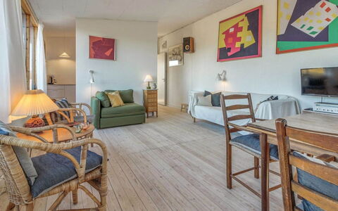 Jules - 300M from the Sea: Dak, Land Lot, Verblijf, Huis, Landelijk Gebied, Schuur, Siding, Garden Gebouwen, Blokhut, Hut