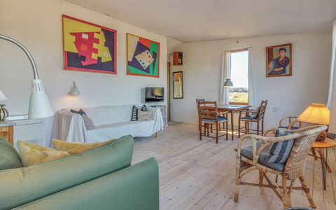 Jules - 300M from the Sea: Dak, Land Lot, Verblijf, Huis, Landelijk Gebied, Schuur, Siding, Garden Gebouwen, Blokhut, Hut