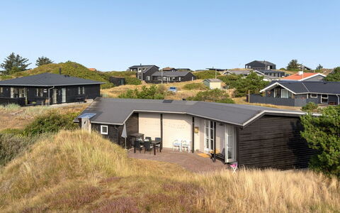 Jules - 300M from the Sea: Huis, Dak, Huis, Verblijf, Land Lot, Landelijk Gebied, Helling, Landgoed, Siding, Shrubland