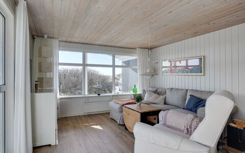 Faxi - 100M from the Sea: Struik, Stedelijk Ontwerp, Groundcover, Steen, Appartement, Landgoed, Metselwerk, Balkon, Landscaping