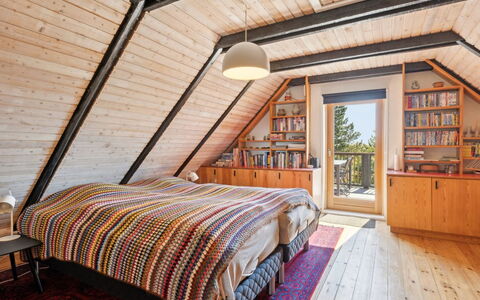Jorinde - 2.8Km from the Sea: Meubilair, Slaapkamer, Hout, Interieur Ontwerp, Plafond, Flooring, Verdieping, Kamer, Bed, Zolder