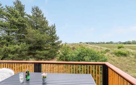Jorinde - 2.8Km from the Sea: Hout, Meubilair, Veranda, Hek, Dek, Beits, Hardwood, Leuning, Balkon, Buitenmeubels