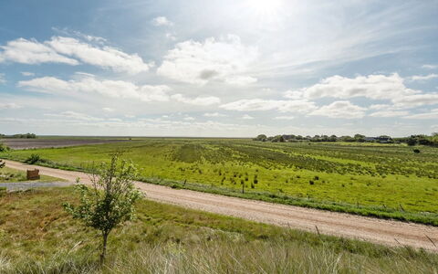 Jorinde - 2.8Km from the Sea: Lucht, Groen, Natuurlijk Landschap, Ecoregio, Horizon, Grasland, Plain, Veld, Wolk, Land Lot