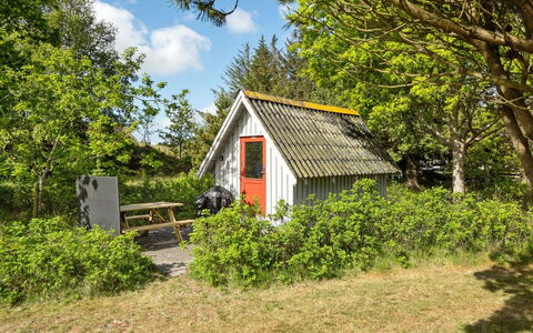 Jorinde - 2.8Km from the Sea: Meubilair, Interieur Ontwerp, Stoel, Flooring, Tafel, Toevlucht, Verdieping, Plafond, Kamer, Eco Hotel