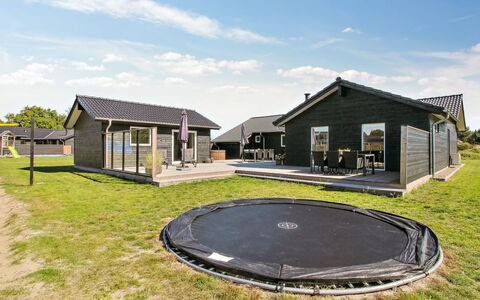 Anuk - 2.3Km from the Sea: Gras, Grasland, Landschap, Ecoregio, Plain, Plantengemeenschap, Land Lot, Buitenmeubels, Prairie, Shrubland