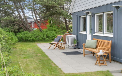Taio - 500M from the Sea: Struik, Stedelijk Ontwerp, Groundcover, Steen, Appartement, Landgoed, Metselwerk, Balkon, Landscaping