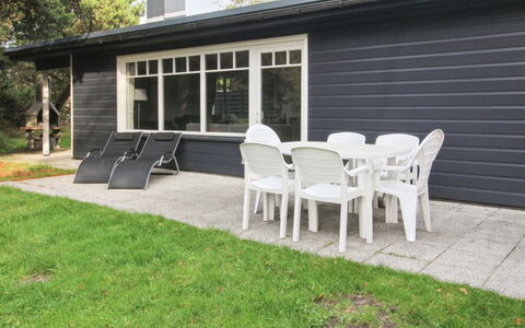 Heidie - 3.0Km from the Sea: Gras, Huis, Dak, Huis, Verblijf, Struik, Land Lot, Landelijk Gebied, Boerderij, Groundcover