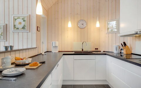Lima - 3.5Km from the Sea: Dak, Huis, Land Lot, Huis, Verblijf, Landgoed, Garden Gebouwen, Schaduw, Blokhut, Landscaping