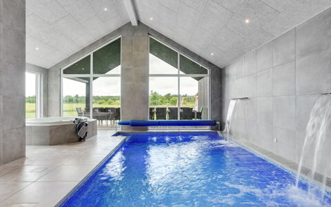Fridel - 4Km from the Sea: Zwembad, Straal, Daylighting, Aluminium