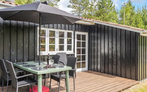 Granke - 3.8Km from the Sea: Dak, Huis, Land Lot, Huis, Verblijf, Landgoed, Garden Gebouwen, Schaduw, Blokhut, Landscaping