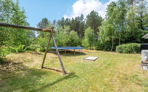 Granke - 3.8Km from the Sea: Dak, Huis, Land Lot, Huis, Verblijf, Landgoed, Garden Gebouwen, Schaduw, Blokhut, Landscaping