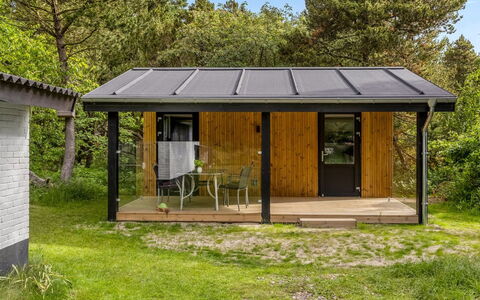 Saxi - 2.6Km from the Sea: Meubilair, Interieur Ontwerp, Stoel, Flooring, Tafel, Toevlucht, Verdieping, Plafond, Kamer, Eco Hotel