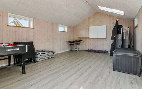 Tahvo - 3.3Km from the Sea: Struik, Stedelijk Ontwerp, Groundcover, Steen, Appartement, Landgoed, Metselwerk, Balkon, Landscaping