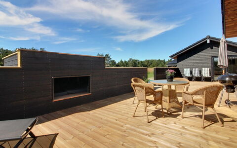 Tahvo - 3.3Km from the Sea: Struik, Stedelijk Ontwerp, Groundcover, Steen, Appartement, Landgoed, Metselwerk, Balkon, Landscaping