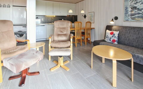 Gertruda - 2.3Km from the Sea: Meubilair, Hout, Flooring, Interieur Ontwerp, Verdieping, Plafond, Kamer, Tafel, Woonkamer, Stoel