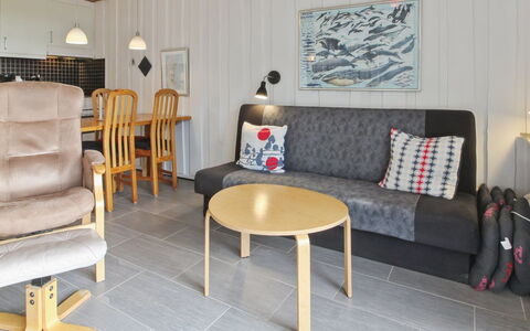 Gertruda - 2.3Km from the Sea: Meubilair, Hout, Flooring, Interieur Ontwerp, Verdieping, Kamer, Woonkamer, Plafond, Stoel, Koffietafel