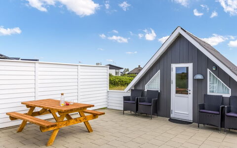 Mikka - 450M from the Sea: Dak, Land Lot, Verblijf, Huis, Landelijk Gebied, Schuur, Siding, Garden Gebouwen, Blokhut, Hut