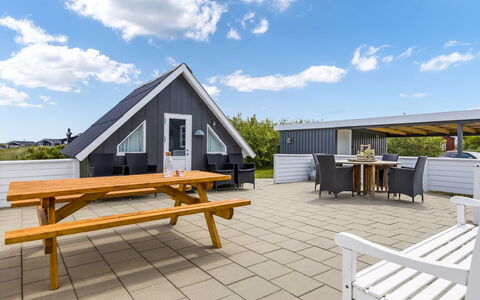 Mikka - 450M from the Sea: Dak, Land Lot, Verblijf, Huis, Landelijk Gebied, Schuur, Siding, Garden Gebouwen, Blokhut, Hut
