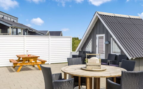 Mikka - 450M from the Sea: Dak, Land Lot, Verblijf, Huis, Landelijk Gebied, Schuur, Siding, Garden Gebouwen, Blokhut, Hut