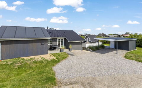 Mikka - 450M from the Sea: Dak, Land Lot, Verblijf, Huis, Landelijk Gebied, Schuur, Siding, Garden Gebouwen, Blokhut, Hut