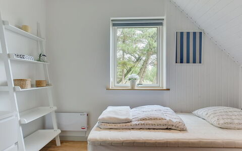 Reijo: Interieur Ontwerp, Hout, Flooring, Verdieping, Slaapkamer, Plafond, Bed, Meubilair, Verlichting, Huis