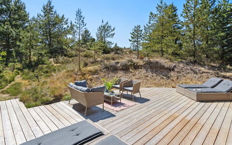 Reijo: Hout, Hardwood, Buitenmeubels, Dek, Plank, Houten Vloer, Stoel, Tuin, Eco Hotel, Schaduw