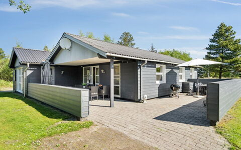 Glenna - 1.8Km from the Sea: Gras, Huis, Dak, Huis, Verblijf, Struik, Land Lot, Landelijk Gebied, Boerderij, Groundcover