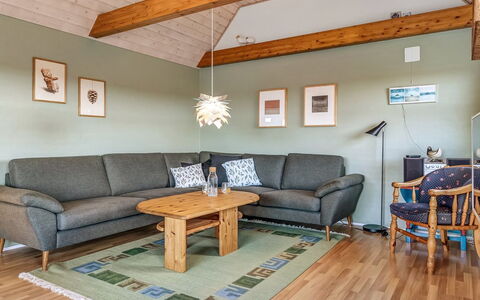 Dietmar - 2.8Km from the Sea: Meubilair, Flooring, Interieur Ontwerp, Hout, Verdieping, Bankstel, Woonkamer, Huis, Kamer, Houten Vloer