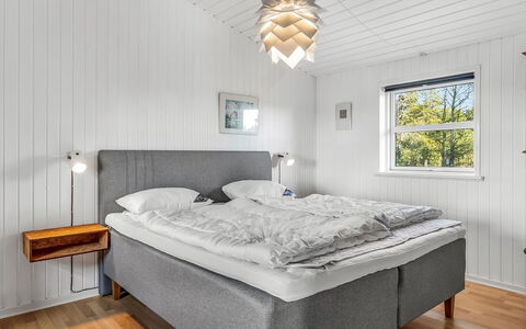 Dietmar - 2.8Km from the Sea: Flooring, Interieur Ontwerp, Plafond, Verdieping, Slaapkamer, Bed, Bedding, Linens, Lichte Inrichting, Laken