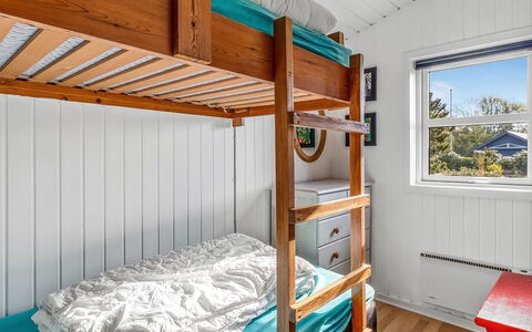Dietmar - 2.8Km from the Sea: Stapelbed, Hout, Slaapkamer, Plafond, Interieur Ontwerp, Huis, Bed, Beits, Hardwood, Verdieping
