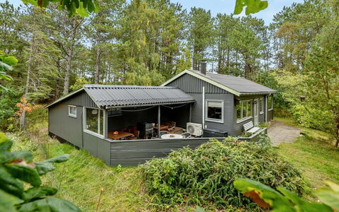 Amala - 2.5Km from the Sea: Meubilair, Interieur Ontwerp, Stoel, Flooring, Tafel, Toevlucht, Verdieping, Plafond, Kamer, Eco Hotel