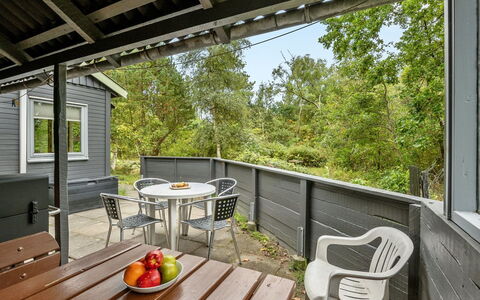 Amala - 2.5Km from the Sea: Meubilair, Interieur Ontwerp, Stoel, Flooring, Tafel, Toevlucht, Verdieping, Plafond, Kamer, Eco Hotel