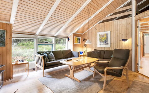 Aamu - 300M to the Fjord: Plafond, Flooring, Interieur Ontwerp, Verdieping, Samengesteld Materiaal, Meubilair, Toevlucht, Hotel, Ontwerp, Daylighting