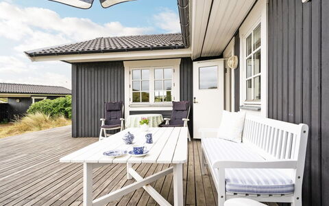 Aise - 75M from the Sea: Dak, Land Lot, Verblijf, Huis, Landelijk Gebied, Schuur, Siding, Garden Gebouwen, Blokhut, Hut