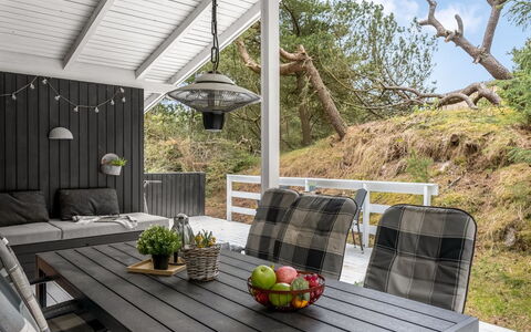 Galathea - 800M from the Sea: Meubilair, Hout, Stoel, Tafel, Buitenmeubels, Veranda, Flooring, Buitentafel, Keuken En Eettafel, Verdieping