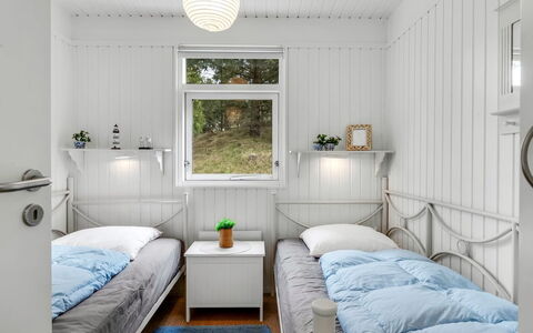 Galathea - 800M from the Sea: Interieur Ontwerp, Slaapkamer, Meubilair, Bed, Plafond, Verdieping, Bedding, Flooring, Laken, Huis