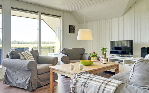 Brunon - 1.5Km from the Sea: Meubilair, Flooring, Hout, Interieur Ontwerp, Plafond, Verdieping, Bankstel, Woonkamer, Stoel, Kamer