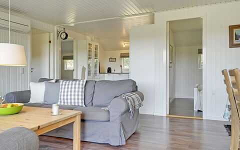 Brunon - 1.5Km from the Sea: Flooring, Hout, Meubilair, Verdieping, Plafond, Interieur Ontwerp, Bankstel, Houten Vloer, Woonkamer, Huis