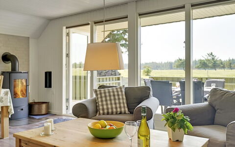 Brunon - 1.5Km from the Sea: Meubilair, Flooring, Hout, Interieur Ontwerp, Stoel, Verdieping, Huis, Tafel, Woonkamer, Plafond