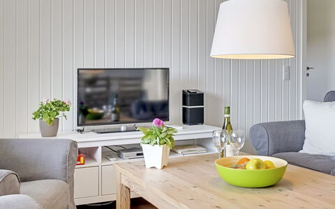 Brunon - 1.5Km from the Sea: Meubilair, Interieur Ontwerp, Flooring, Hout, Verdieping, Woonkamer, Plafond, Bankstel, Kamer, Verlichting