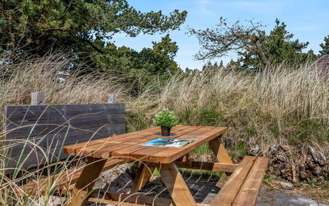Etti - 1Km from the Sea: Struik, Stedelijk Ontwerp, Groundcover, Steen, Appartement, Landgoed, Metselwerk, Balkon, Landscaping