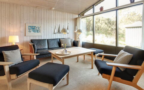 Pisana - 400M from the Sea: Meubilair, Interieur Ontwerp, Hout, Flooring, Woonkamer, Bankstel, Plafond, Verdieping, Lichte Inrichting, Verlichting