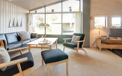 Pisana - 400M from the Sea: Meubilair, Interieur Ontwerp, Flooring, Hout, Verdieping, Plafond, Woonkamer, Bankstel, Lichte Inrichting, Kamer